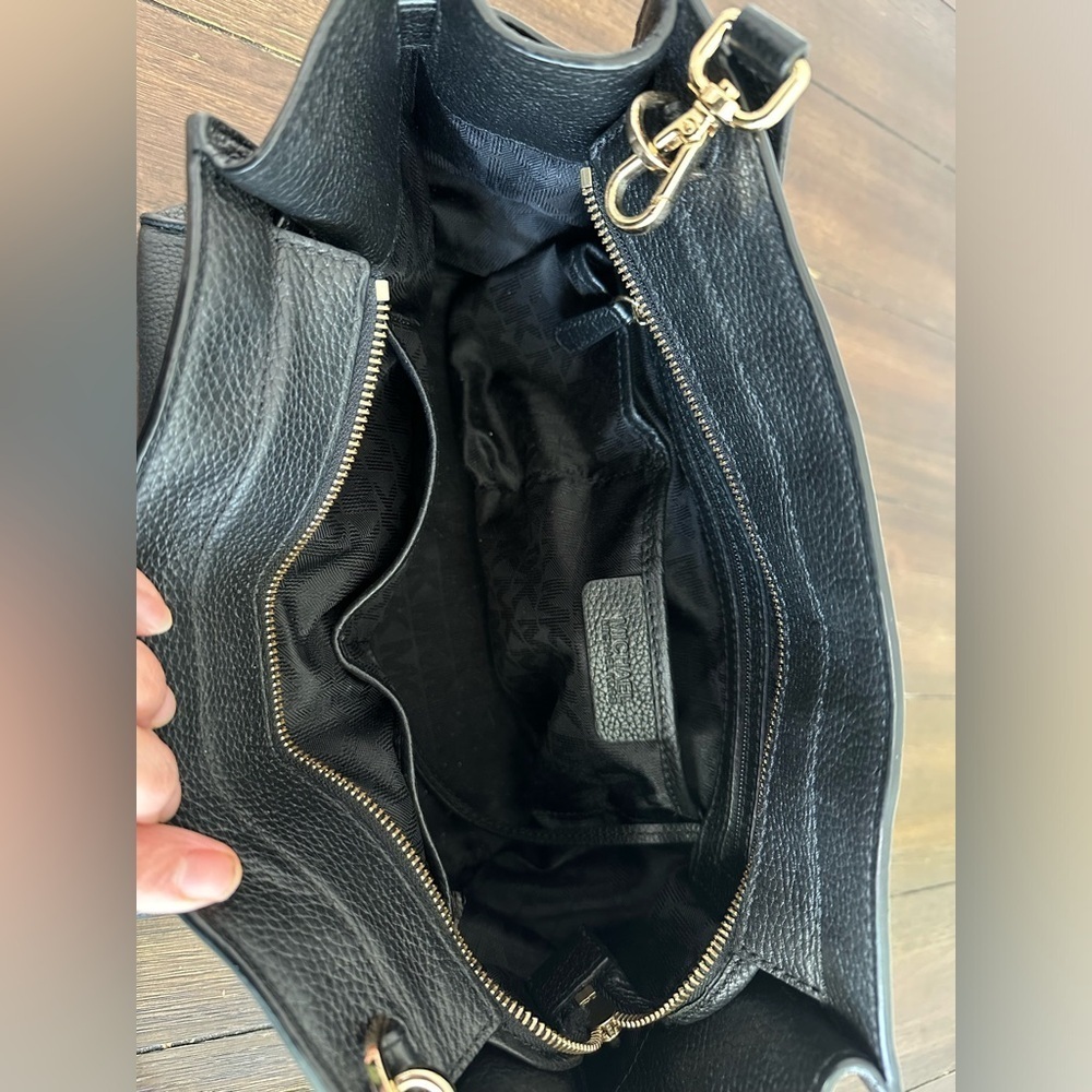 Michael Kors satchel bag - Picture 9 of 14